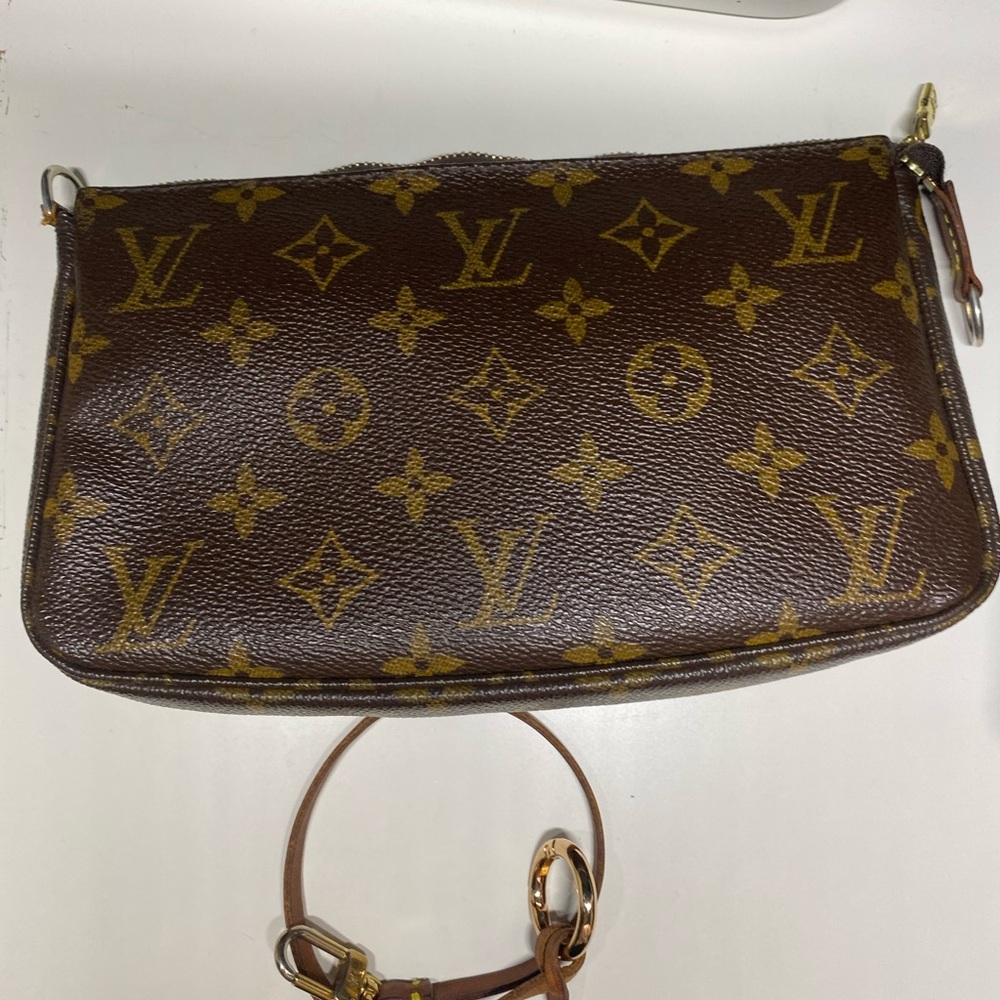 Louis Vuitton Pochette Monogram Canvas Wristlet Clutch